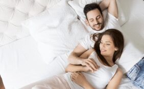 مفاتيح السعادة الزوجية: فهم أبعاد رغبات الرجل الحميمة