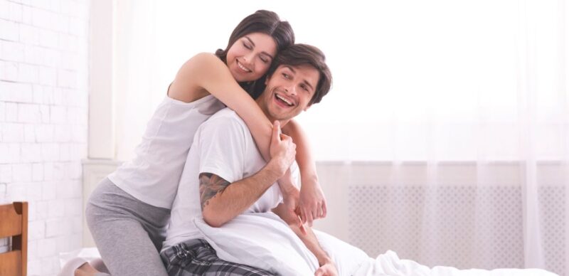 تحقيق الرضا المتبادل: دور الزوجة في العلاقة الحميمة الفاعلة