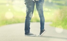 الأوضاع الحميمية: فهم أعمق لمتطلبات الرضا في العلاقة الزوجية