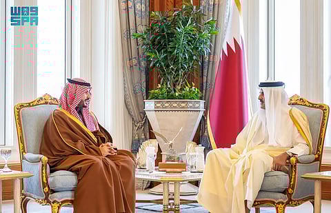 قراءة في لقاء الدوحة: تعزيز العلاقات السعودية القطرية وتأثيرها الإقليمي