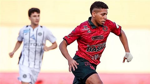 دوري روشن : الخلود يتخطى الشباب بهدف العليوى