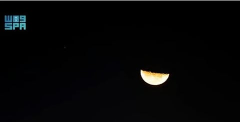 مراقبة رصد القمر في التربيع الأخير: دليل شامل للهواة