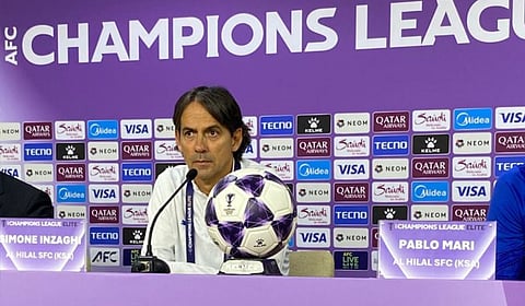 بطاقة «منسية» تُربك مؤتمر إنزاجي قبل قمة الهلال وشباب الأهلي