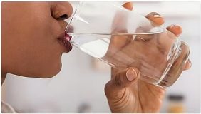 دليل شامل لأهمية شرب الماء في رمضان وتأثيره على الجمال والصحة