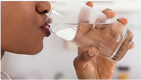 دليل شامل لأهمية شرب الماء في رمضان وتأثيره على الجمال والصحة