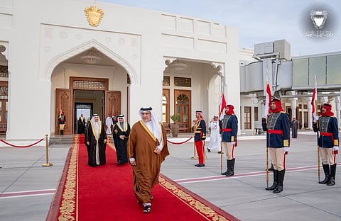 استراتيجية التعاون: كيف تساهم زيارة ولي العهد في تعزيز العلاقات السعودية البحرينية؟