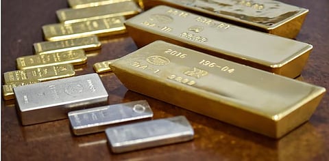 فهم تقلبات أسعار المعادن الثمينة: الذهب، الفضة، والبلاتين