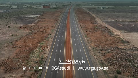 تحديث شبكة النقل: أثر تطوير الطرق السعودية على رفاهية المجتمع والسياحة