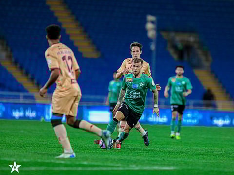 كيف حقق النجمة فوزه الأول بدوري روشن السعودي وماذا يعني؟