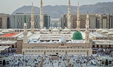من المسجد الحرام إلى النبوي: خطة شاملة لـ خدمة ضيوف الرحمن