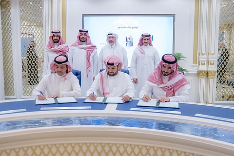 توقيع مذكرة تفاهم لتطوير فندق وشقق مخدومة ووحدات سكنية في منطقة البحيرة بمشروع الوادي في مدينة أبها