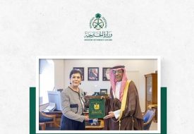 لدعم وتعزيز العلاقات.. وزير الخارجية يتلقى رسالة خطية من نظيره العراقي