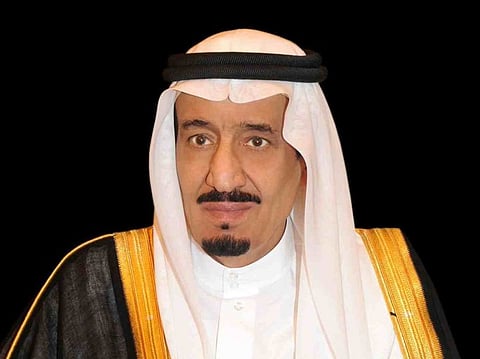 خادم الحرمين الشريفين يهنئ المواطنين والمقيمين والأمة الإسلامية بحلول شهر رمضان