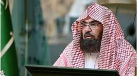 السديس: على قاصدي الحرم تعظيمه والابتعاد عن المزاحمة في المطاف والمسعى