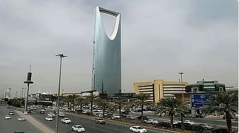 طقس المملكة الأربعاء.. فرصة لهطول أمطار خفيفة ورياح نشطة وتكوّن ضباب على عدة مناطق