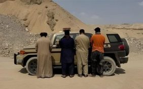ضبط مواطن و3 مقيمين من الجنسيتين اليمنية والباكستانية لاستغلالهم الرواسب في مكة المكرمة