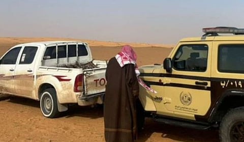 ضبط مخالف لنقله حطبًا محليًّا بمحمية الإمام تركي بن عبدالله الملكية