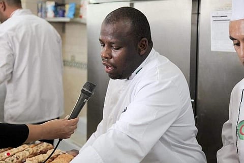 شيف يكشف أفضل طريقة لعمل السمبوسك بأسلوب المطاعم السري