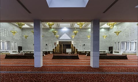 مسجد الملك فهد بالملز.. تصميم يجسّد العمارة المحلية المتميزة بسعة 2000 مصلٍ