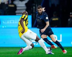 الهلال يفرط في صدارة دوري روشن بالتعادل أمام الاتحاد