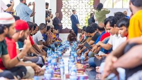 «الشؤون الإسلامية» تنظّم مأدبة إفطار للصائمين في المالديف