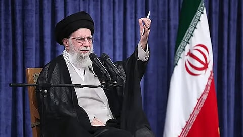 باحث: إيران وضعت تراتبية قيادية جديدة تحسباً لأي استهداف أمريكي