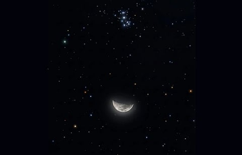 فلكية جدة: رصد اقتران قمر رمضان بالثريا في سماء الوطن العربي