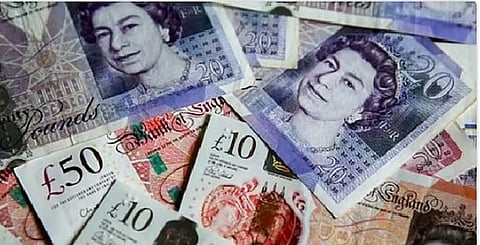 الجنيه الإسترليني يرتفع مقابل الدولار الأمريكي واليورو