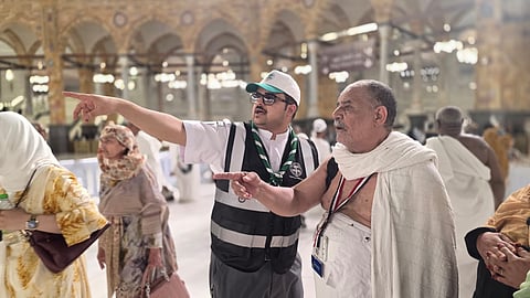 الكشافة تواصل أداء رسالتها التطوعية في رحاب المسجد الحرام