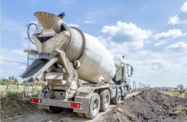 شركات اسمنت السعودية: شريك أساسي في رؤية المملكة 2030