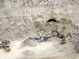 استخدامات غير تقليدية في صناعة الجبس في السعودية: طب وزراعة وتراث