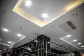 تكلفة وتركيب ديكورات جبس بورد عصرية في السعودية: كل ما تحتاج معرفته