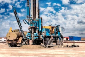 الكفاءة والأمان: أهمية معدات حفر الآبار النفطية الحديثة