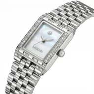 ساعات وشنط من متجر لادون السعودي: أناقة تجمع بين الفخامة والعملية