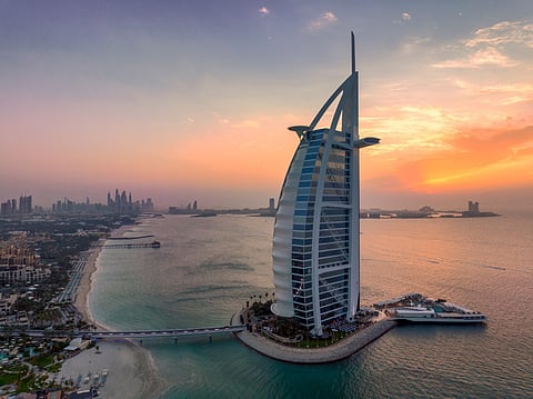 الإمارات تحوّل الدراسة إلى «عن بُعد».. وإمارة دبي تؤكد سلامة وأمن الجميع