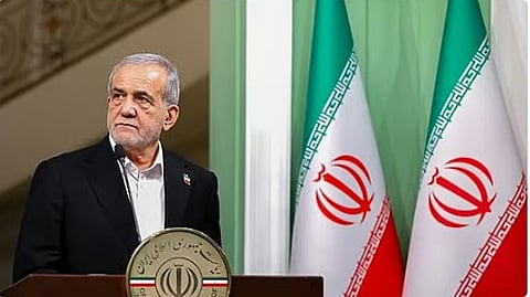 الرئيس الإيراني: نعتبر الثأر لخامنئي واجبا وحقا مشروعا