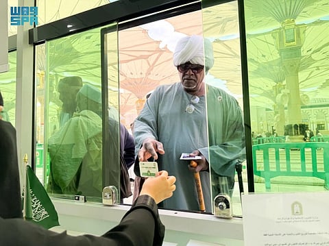 «الشؤون الإسلامية» تعزّز خدماتها الدعوية في المركز الشامل بساحات المسجد النبوي