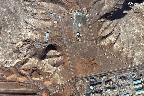 القناة 12 الإسرائيلية: القوات الأمريكية استهدفت مواقع نووية في إيران لأول مرة