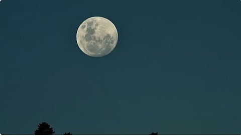 اليوم.. بدر رمضان يزين سماء الوطن العربي