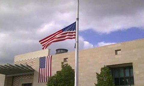 السفارة الأمريكية في عمّان تلغي مواعيد الخدمات وتدعو رعاياها لالتزام المنازل ضمن تنبيه أمني