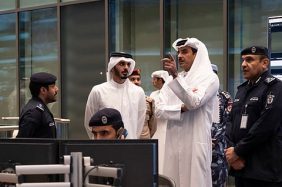 أمير قطر يزور مركز القيادة التابع لوزارة الداخلية ويطلع على أنظمة المراقبة والرصد