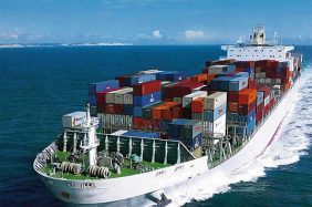 حركة السفن الإيرانية والعقوبات: رحلة التجارة الصعبة