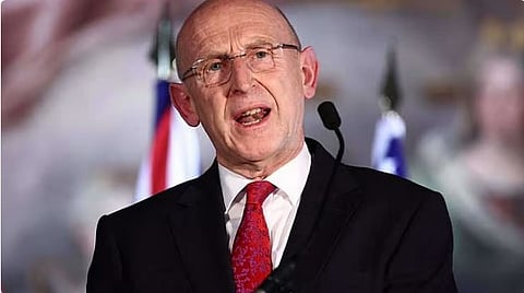 وزير الدفاع البريطاني: لا أستبعد المشاركة في الغارات على إيران