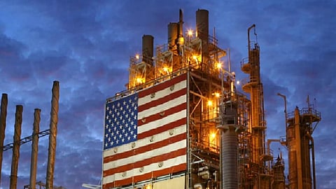 فهم ارتفاع أسعار النفط العالمية وتأثير مضيق هرمز