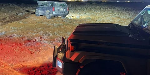 ضبط مواطن لدخوله بمركبته في الفياض والروضات بمحمية الإمام عبدالعزيز بن محمد الملكية