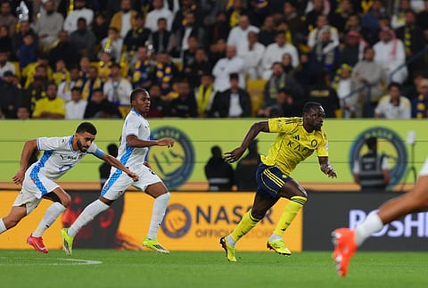 كيف ضمن النصر صدارة دوري روشن بفوزه الدرامي على نيوم؟