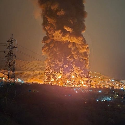 إعلام عراقي: حريق بمحطة كهرباء بالقرب من مطار بغداد الدولي