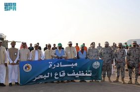 حرس الحدود ينفّذ مبادرة لتنظيف قاع البحر في منطقة عسير