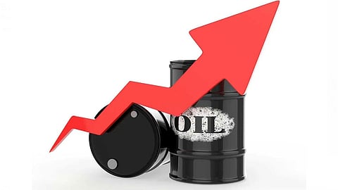 تحولات سوق النفط: ارتفاع أسعار النفط العالمية وتوقعات 2024