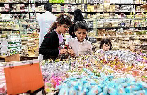 كيف تعكس حلويات العيد في ينبع روح الكرم والتواصل المجتمعي؟